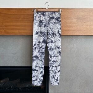 Lululemon Wunder Under High Rise Legging, Size 4